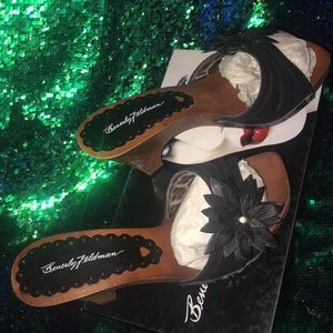 Beverly Feldman black wooden bottom cute low high heels size: 8